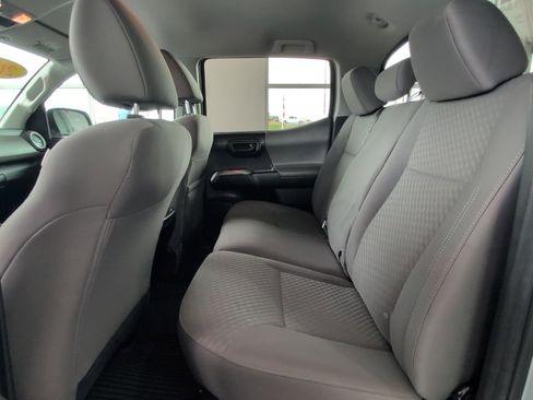 Used 2022 Toyota Tacoma SR5 w/ Technology Package RWD image 17