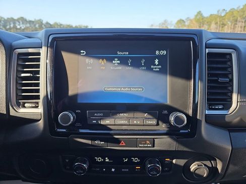 Used 2024 Nissan Frontier SV w/ SV Convenience Package image 24