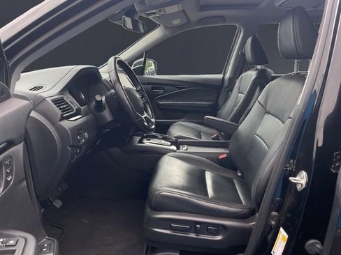 Used 2019 Honda Pilot Touring image 9