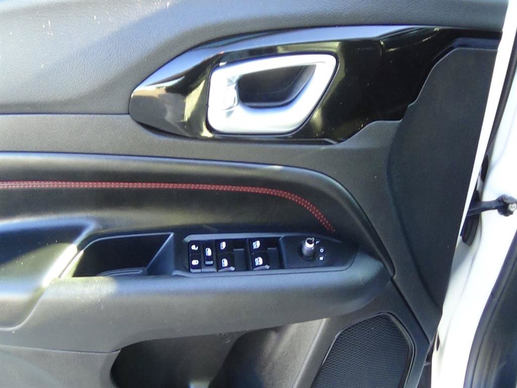 Certified 2024 Jeep Compass Trailhawk w/ Sun and Sound Group AWD/4WD image 18