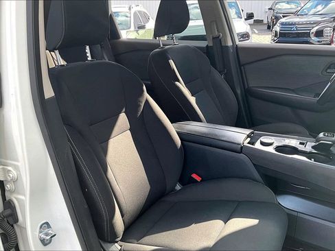 Used 2023 Nissan Rogue S image 26