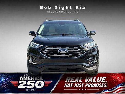 Used 2019 Ford Edge Titanium FWD image 17