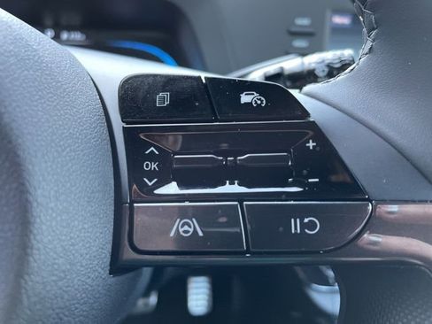 Used 2025 Hyundai Elantra Sport image 17