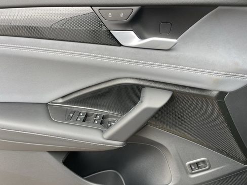 New 2026 Volkswagen Tiguan SE FWD image 17