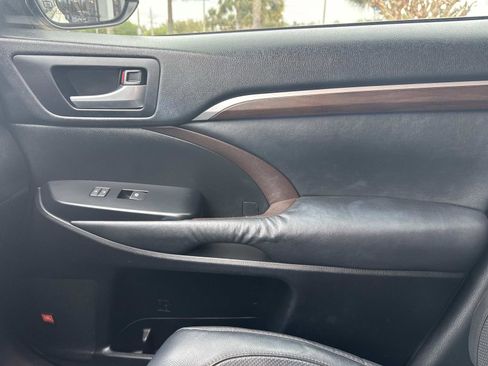 Used 2015 Toyota Highlander Limited image 22