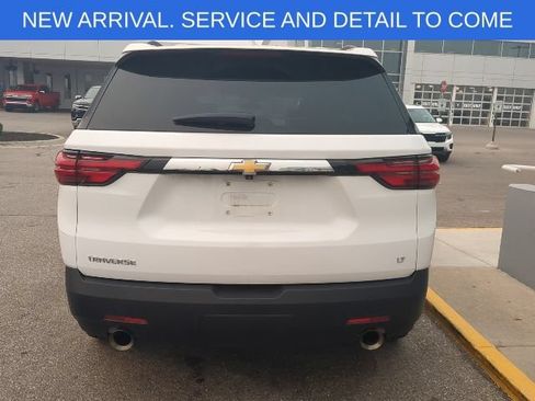 Used 2023 Chevrolet Traverse LT FWD image 5