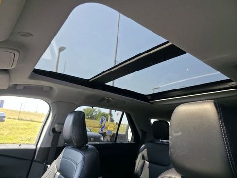 Used 2022 Ford Explorer Limited w/ Equipment Group 301A image 12