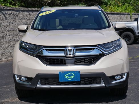 Used 2019 Honda CR-V Touring image 2