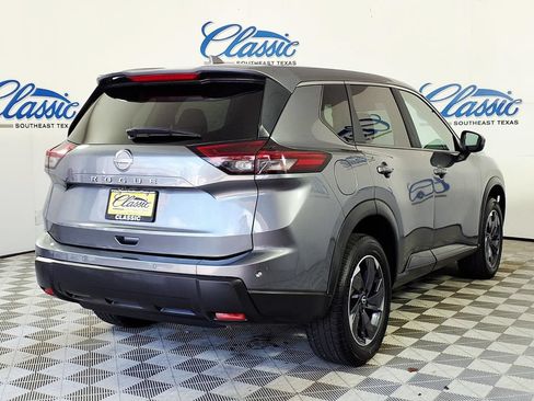 Used 2025 Nissan Rogue SV FWD image 6