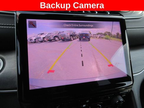 Used 2025 Jeep Grand Cherokee L Limited w/ Black Appearance Package AWD/4WD image 17