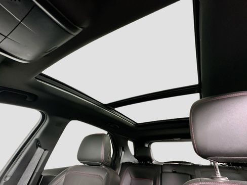 Used 2022 Chevrolet Equinox RS w/ RS Leather Package image 23