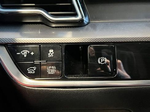 Certified 2025 Kia Sportage SX Prestige AWD/4WD image 18