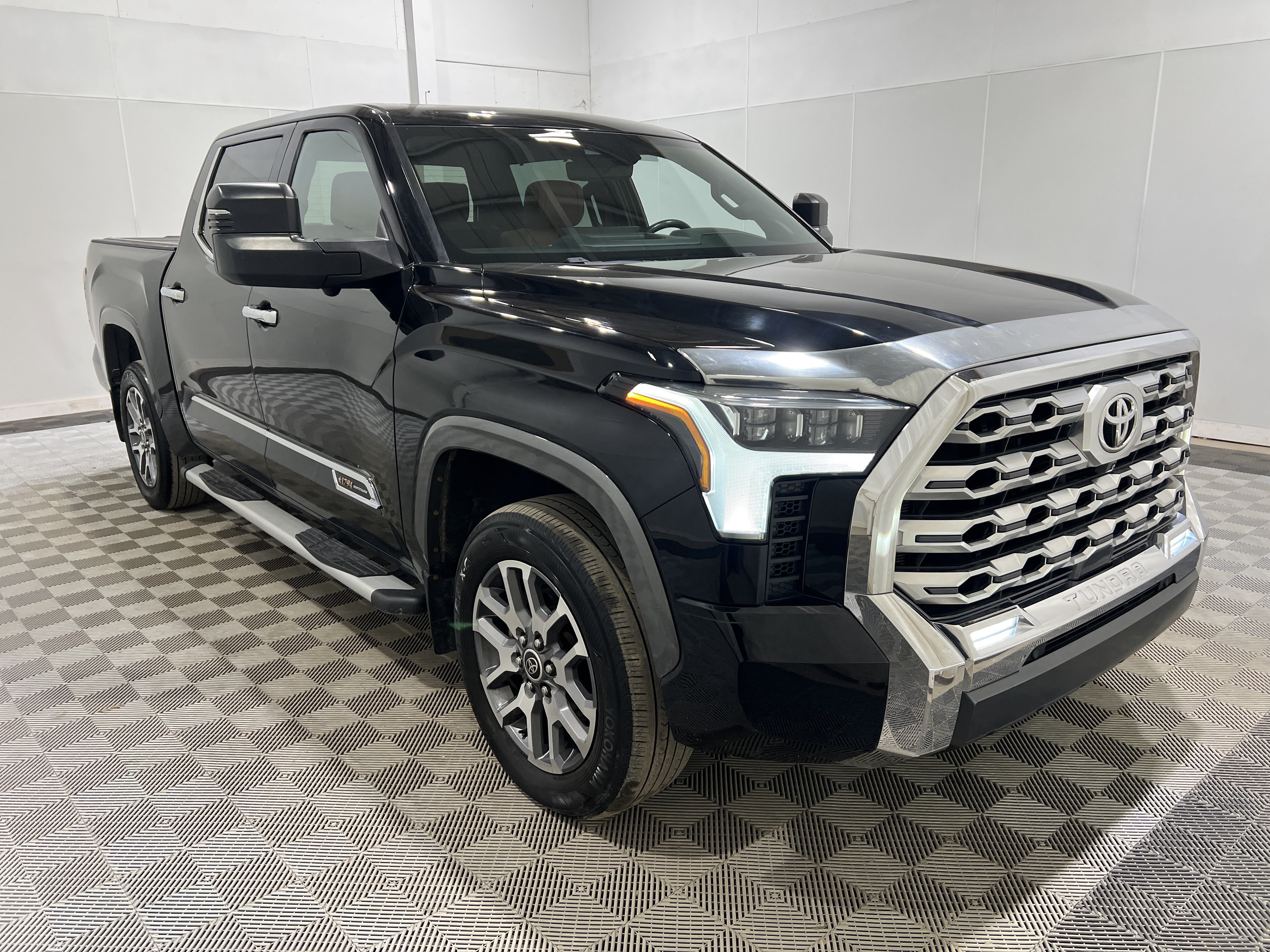 Used 2022 Toyota Tundra Platinum AWD/4WD image 4