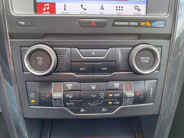 Used 2018 Ford Explorer XLT w/ Equipment Group 202A AWD/4WD image 28