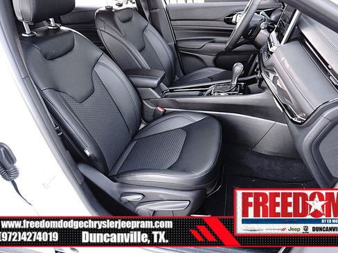 New 2026 Jeep Compass Latitude image 15