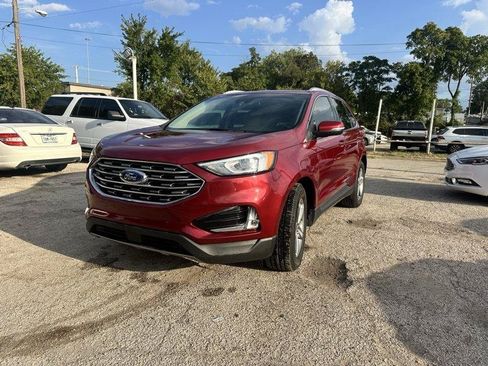 Used 2019 Ford Edge SEL w/ Equipment Group 201A FWD image 2