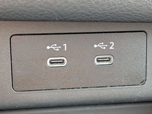 Certified 2025 Nissan Rogue SV FWD image 22
