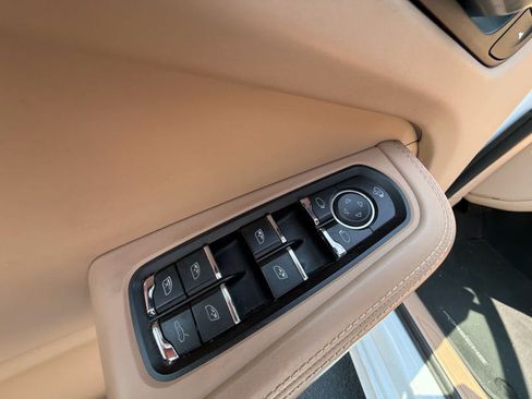 Used 2023 Porsche Macan AWD/4WD image 24