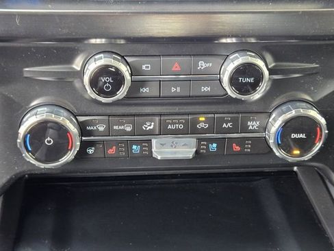 New 2026 Ford F250 Lariat w/ Black Appearance Package image 15