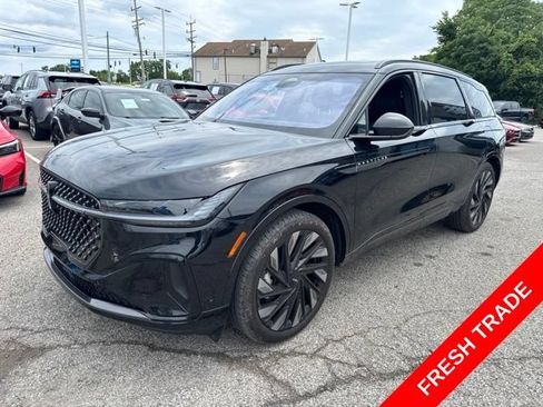 Used 2024 Lincoln Nautilus Reserve w/ Equipment Group 202A AWD/4WD image 1
