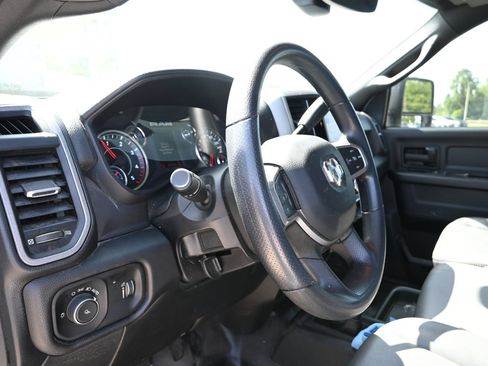 Used 2024 RAM 2500 Tradesman w/ Chrome Appearance Group AWD/4WD image 8