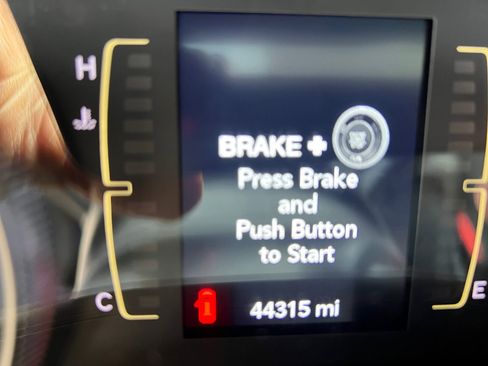 Used 2019 Jeep Cherokee Latitude Plus image 20