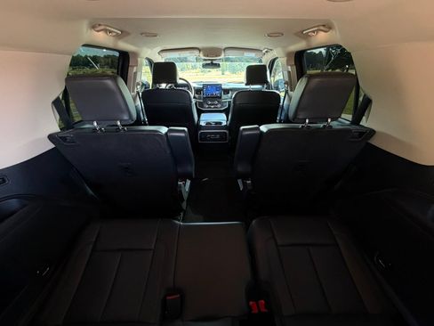 Used 2023 Ford Expedition XLT AWD/4WD image 29