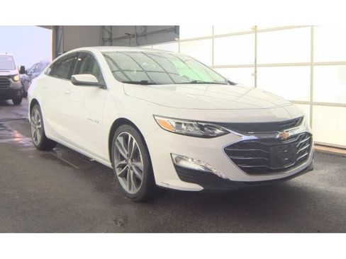 Used 2024 Chevrolet Malibu LT FWD image 2