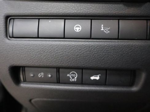 Used 2023 Nissan Rogue Platinum w/ Platinum Premium Package image 12