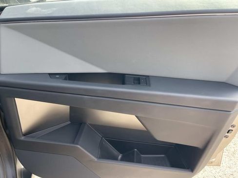 Used 2024 Tesla Cybertruck AWD Crew Cab image 24