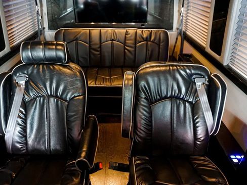 Used 2014 Mercedes-Benz Sprinter 2500 image 32