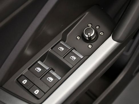 Used 2025 Audi Q3 2.0T Premium Plus w/ Premium Plus Package image 36