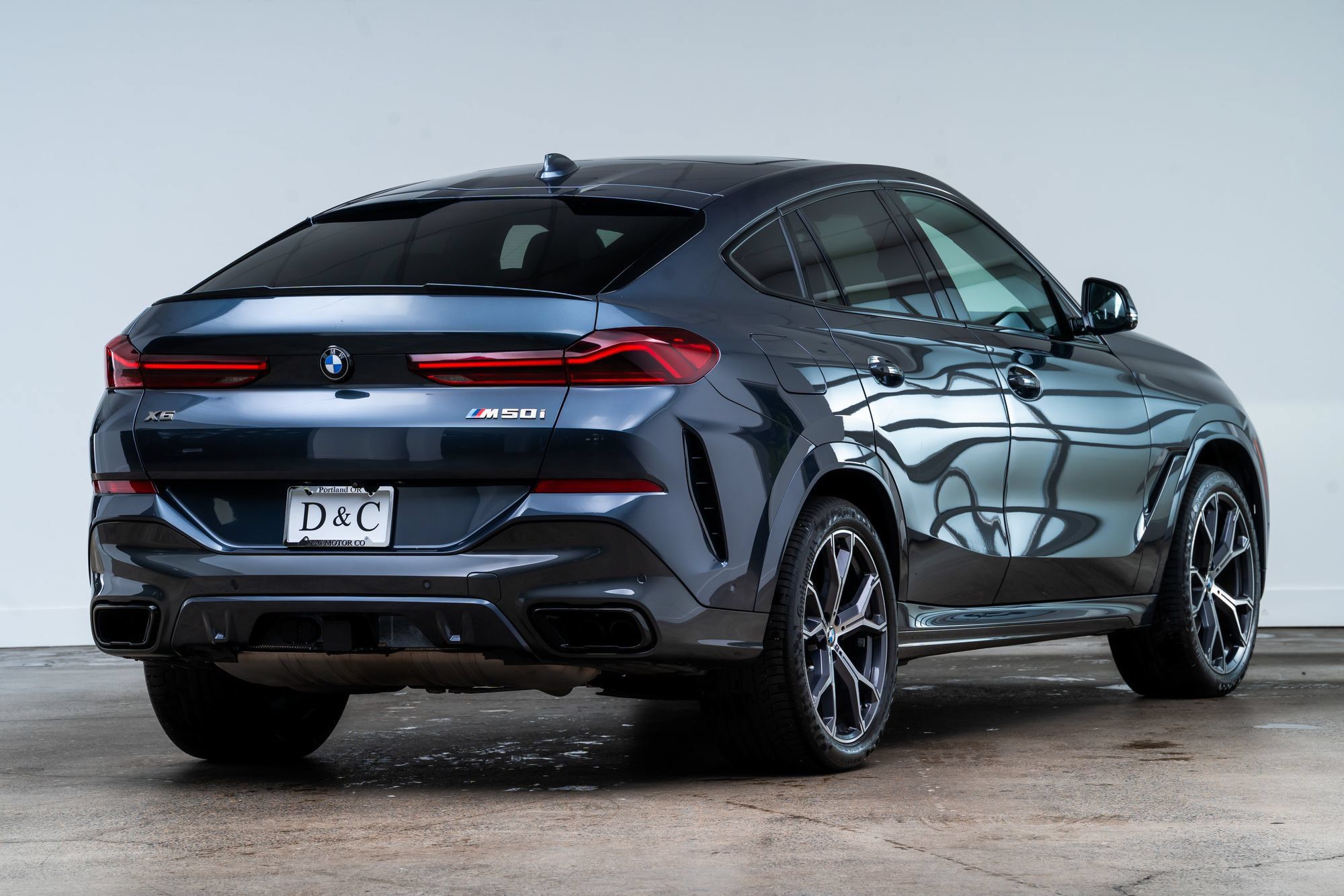 Used 2022 BMW X6 M50i AWD/4WD image 7