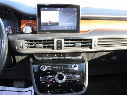 Used 2021 Lincoln Corsair Reserve w/ Equipment Group 201A image 14