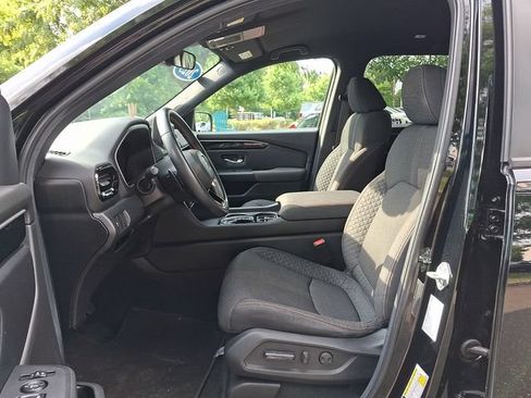 Certified 2025 Honda Pilot Sport image 15