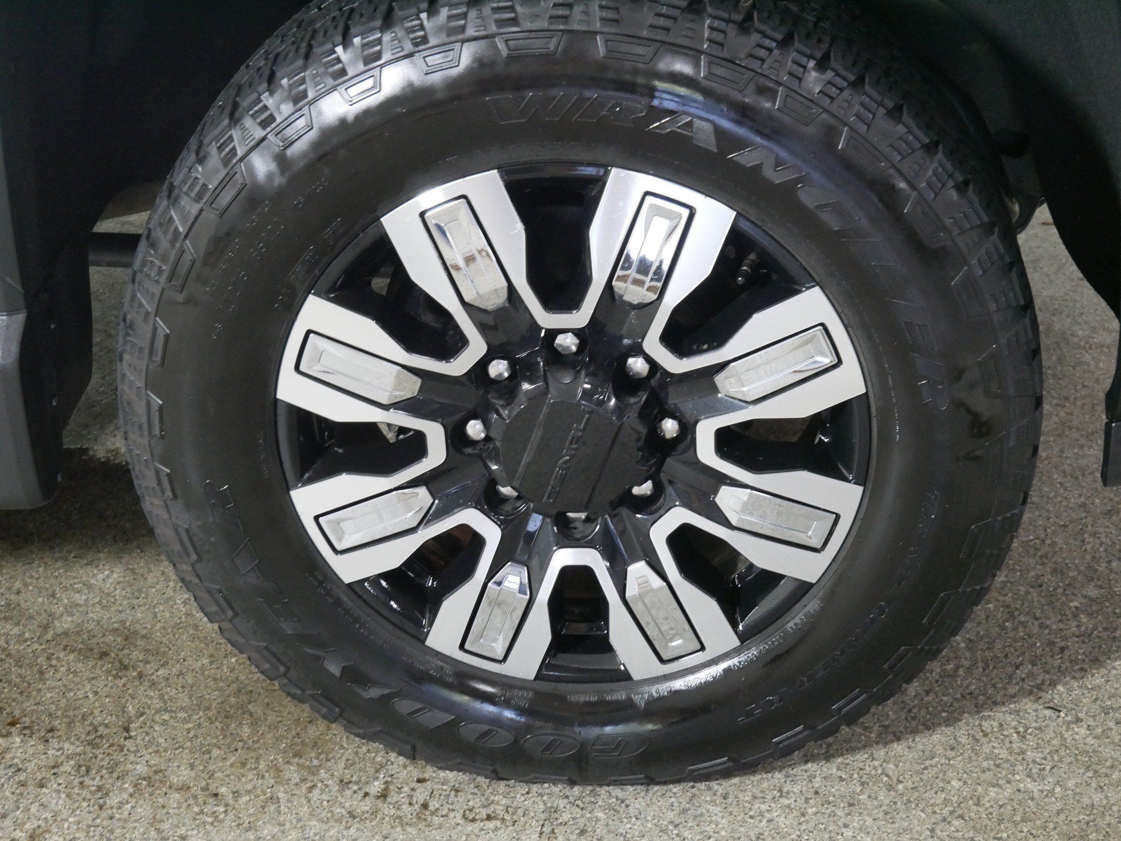 Used 2024 GMC Sierra 2500 Denali w/ Denali Reserve Package AWD/4WD image 15