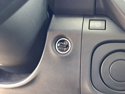 Certified 2025 Nissan Frontier SV image 38