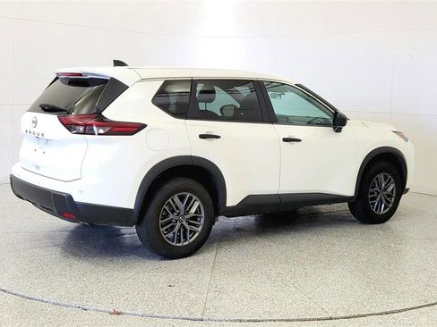 Used 2024 Nissan Rogue S FWD image 7
