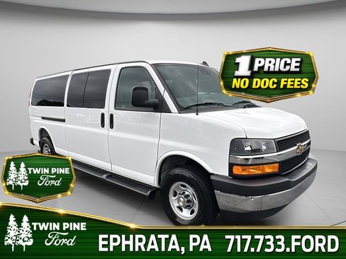 Used 2025 Chevrolet Express 3500 LT w/ LT Preferred Equipment Group RWD image 1