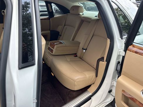Used 2012 Rolls-Royce Ghost RWD image 21