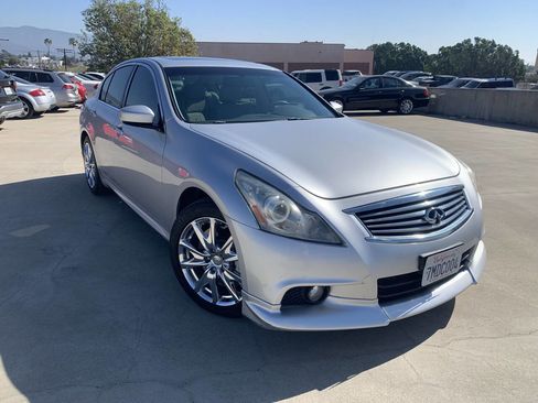 Used 2010 INFINITI G37 Journey w/ Premium Pkg image 5