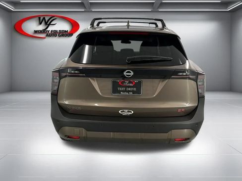 Used 2025 Nissan Kicks SR FWD image 7