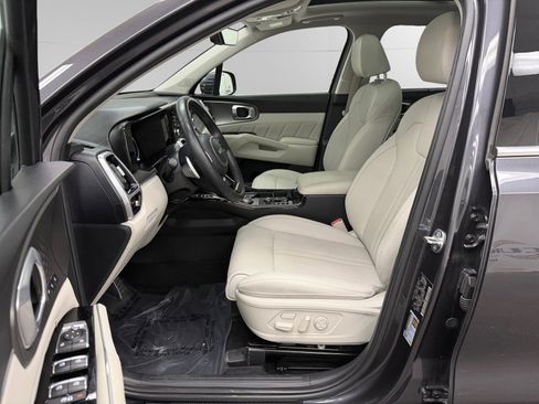 Used 2023 Kia Sorento SX Prestige w/ Panoramic Sunroof Package image 9