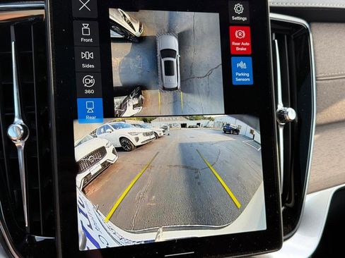 New 2026 Volvo XC90 B6 Plus w/ Protection Package Premier image 16