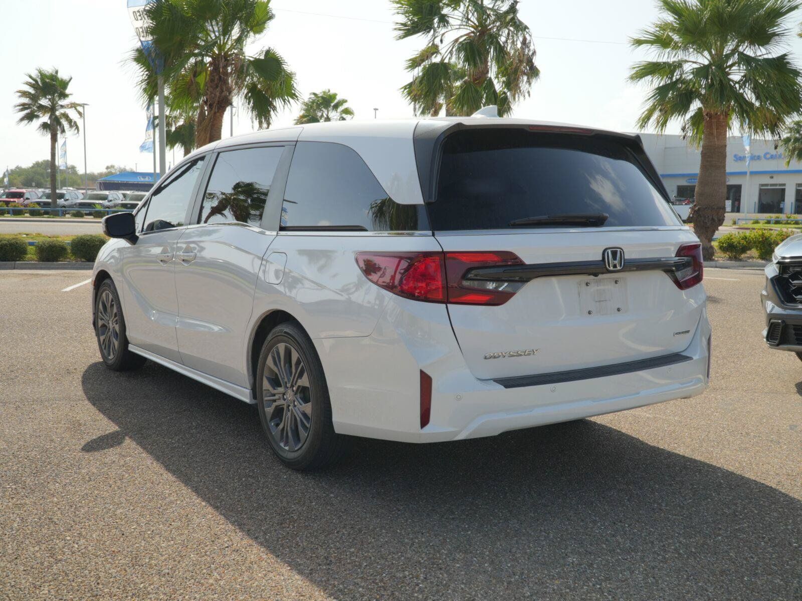 Used 2025 Honda Odyssey Touring image 7
