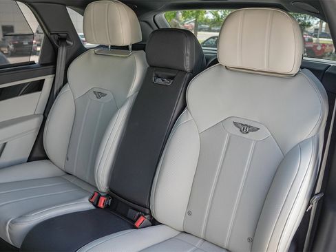 New 2025 Bentley Bentayga Extended Wheelbase image 41
