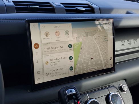 Used 2023 Land Rover Defender 130 X-Dynamic SE image 28