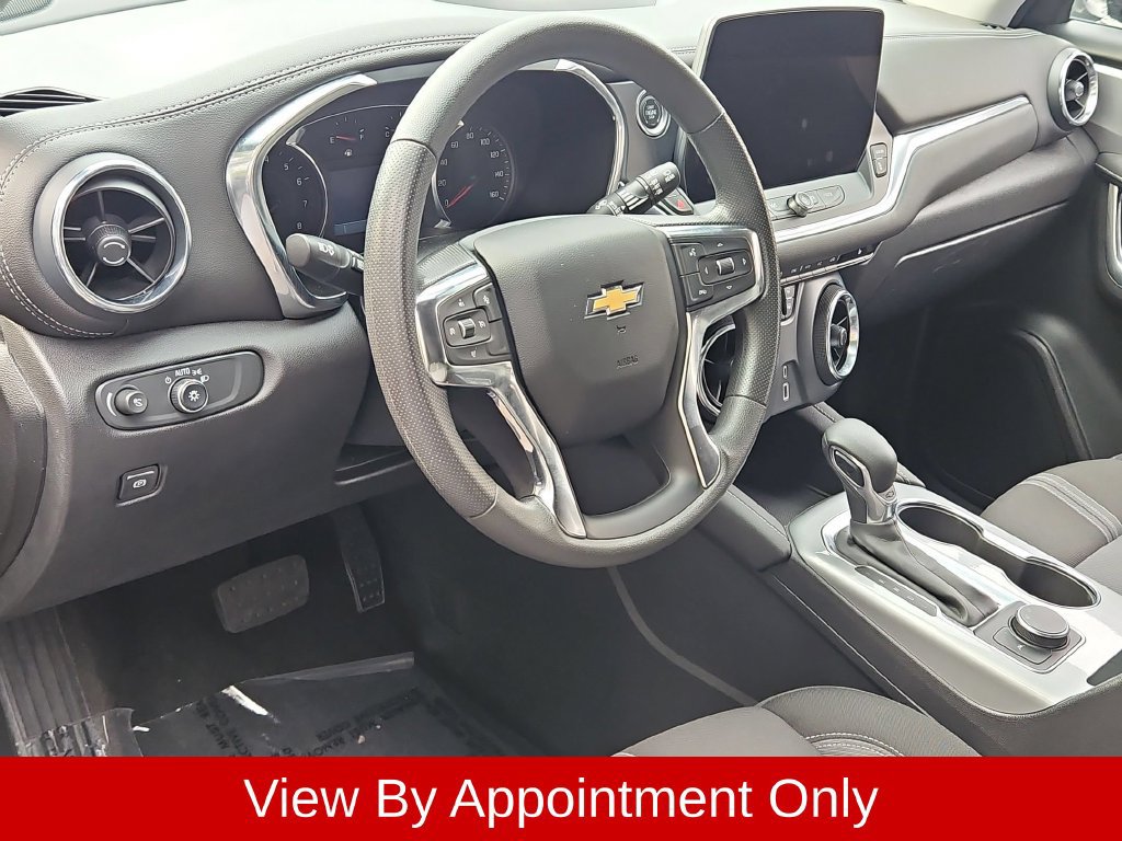 Used 2025 Chevrolet Blazer LT FWD image 15