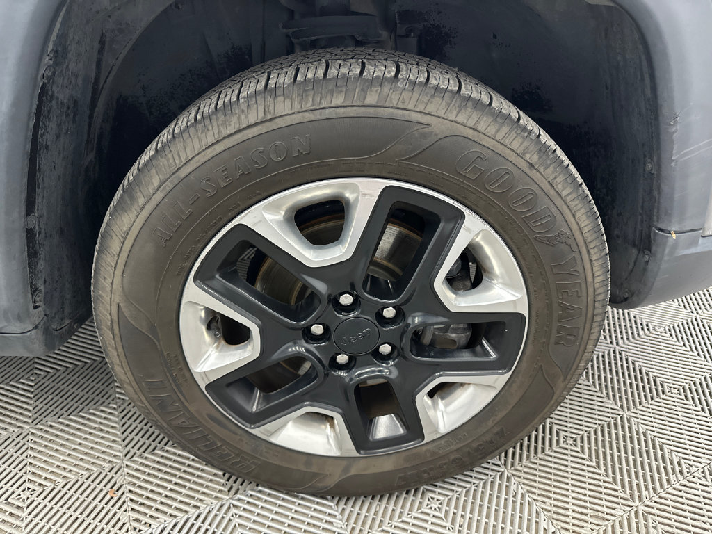 Used 2018 Jeep Compass Trailhawk AWD/4WD image 12