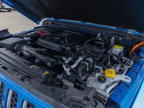 Used 2022 Jeep Wrangler Unlimited Sahara image 11